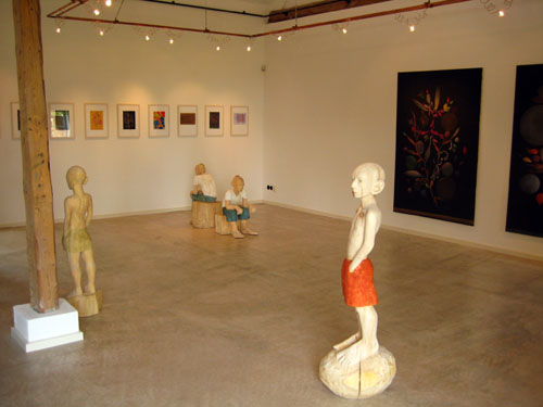 Ilka Rautenstrauch: Figürliche Arbeiten im Ausstellungsraum Ilka Rautenstrauch stellte ihre figürlichen Arbeiten in der Galerie kd.kunst in Wallhöven aus.